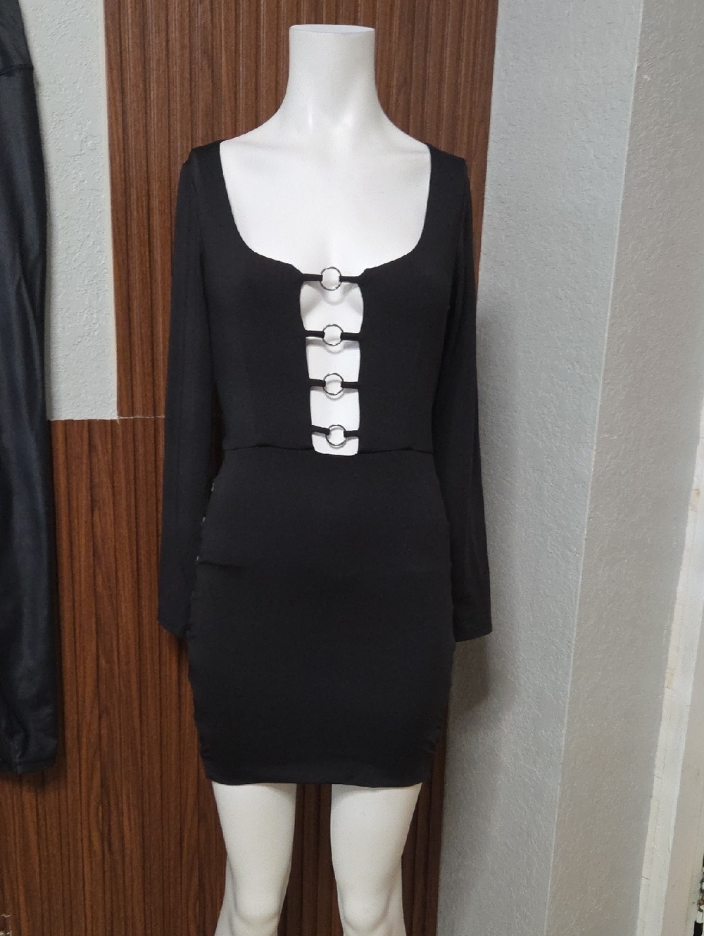 Black Long-Sleeve Mini Dress with Front Ring Cutouts Small Sz [1109]